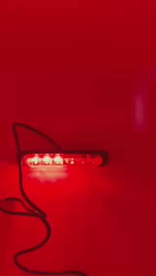 6 LED EMERGENCY LIGHTING IN RED